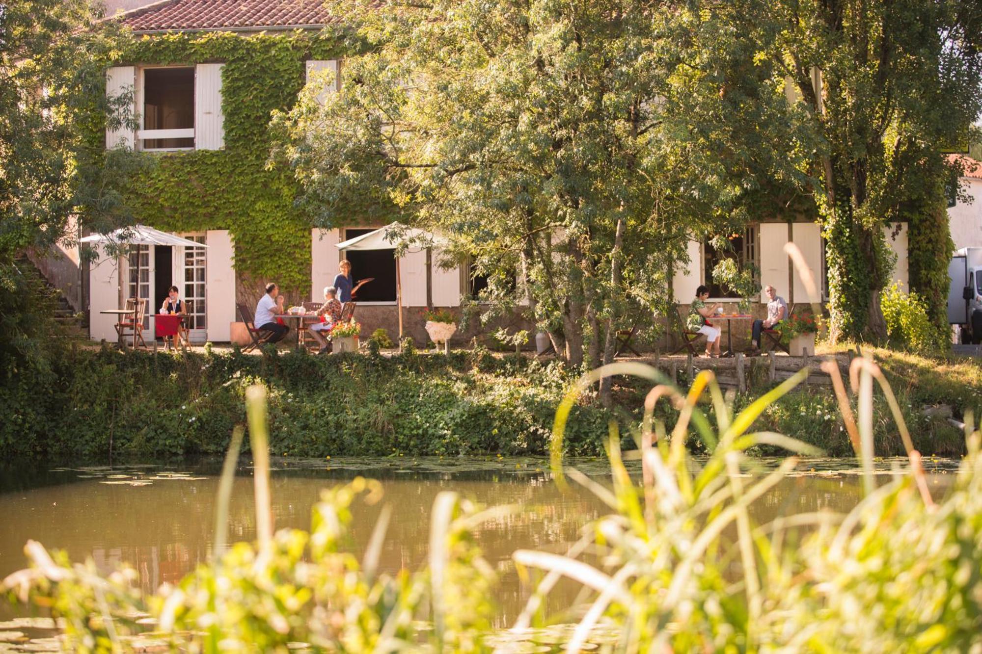 Logis Auberge De La Riviere Les Velluire-sur-Vendee Exterior photo